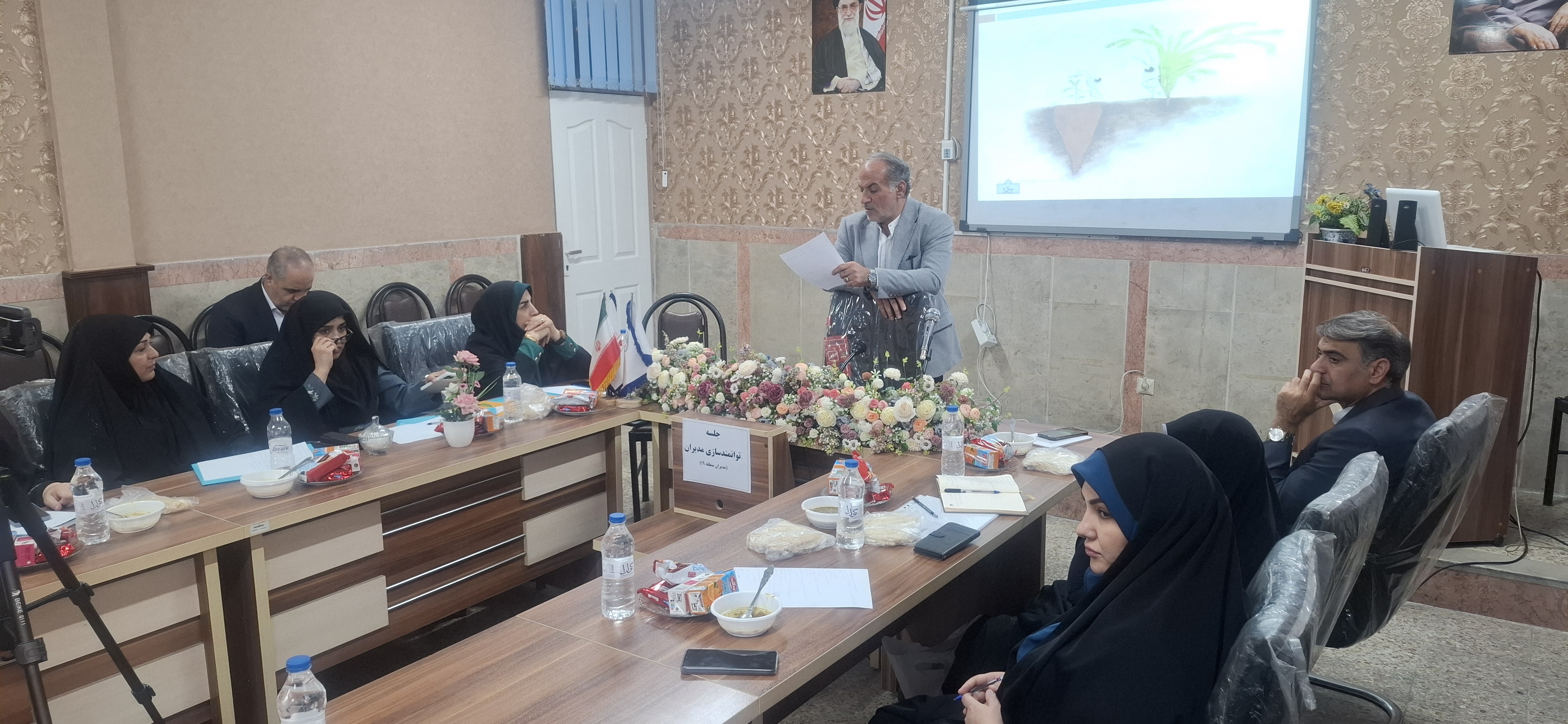 برگزاری آموزش و  توانمند سازی مدیران مدارس